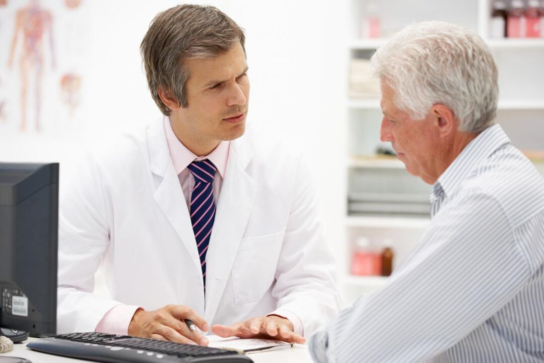 Doctor prescribes medication for prostatitis to patient